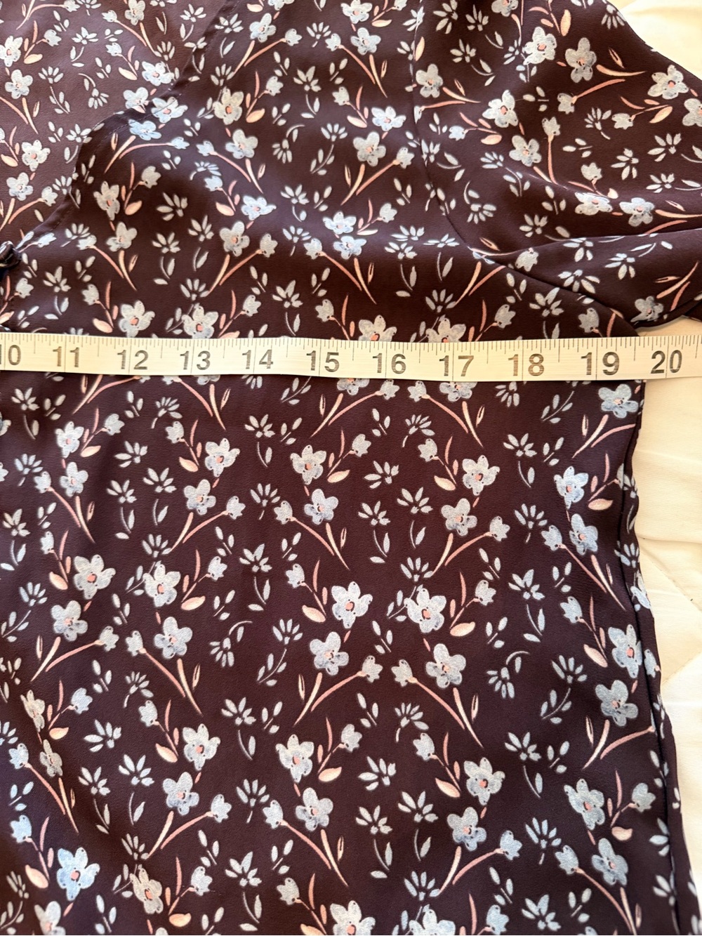LOFT Burgundy’s Floral Wildflower Size Small, V-Neck Long Sleeve Blouse EUC - Picture 11 of 11